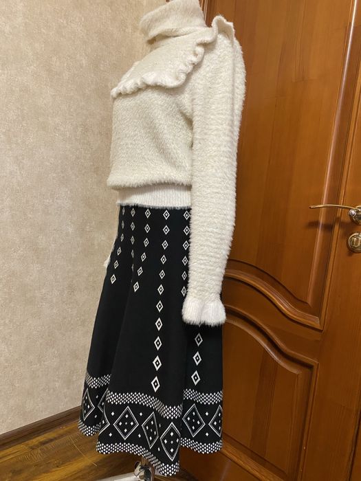 Світер жіночий теплий  Zara розмір М стан відмінний