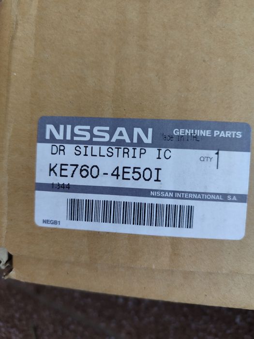 Молдінг( штучно ) Nissan Qashqai 2013-2021р випуску ,молдинг оригінал