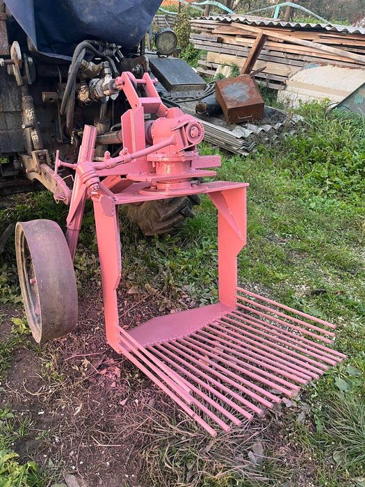 Картоплекопалка (ластівчин хвіст)