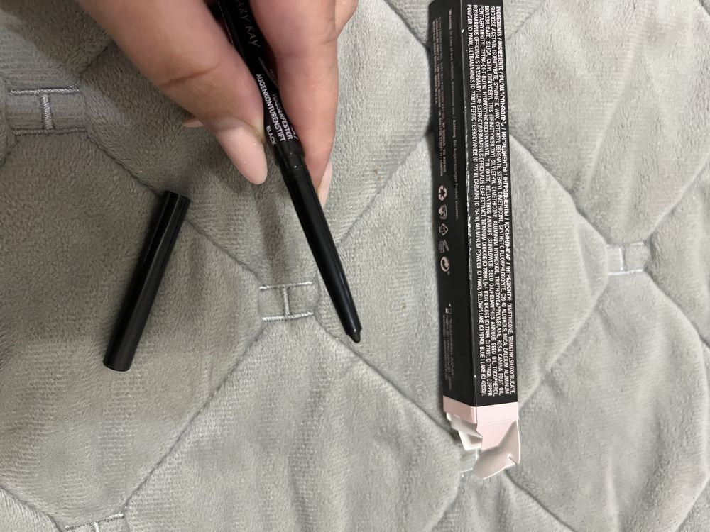 Олівець для очей Mary Kay