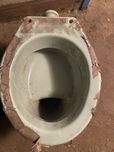 Продам унитаз в хорошем состоянии
