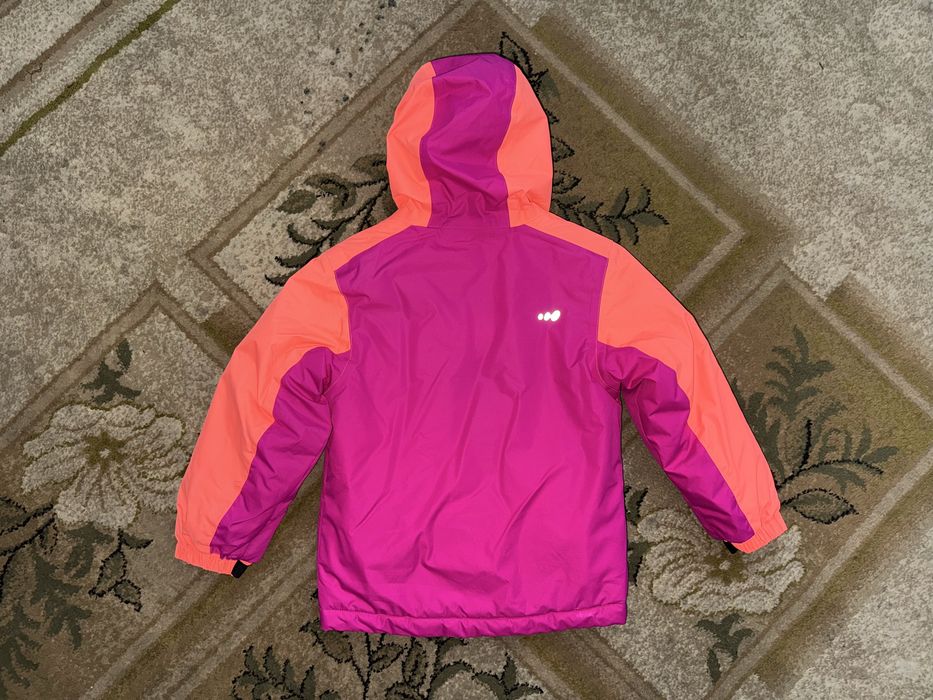 Дитяча гірськолижна куртка на 5-6 років