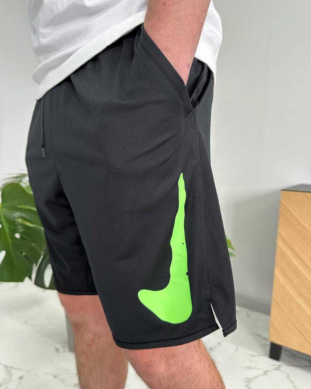 Шорти Nike Dri-Fit Totally Studio 72 9Inch Shorts FB7948-010