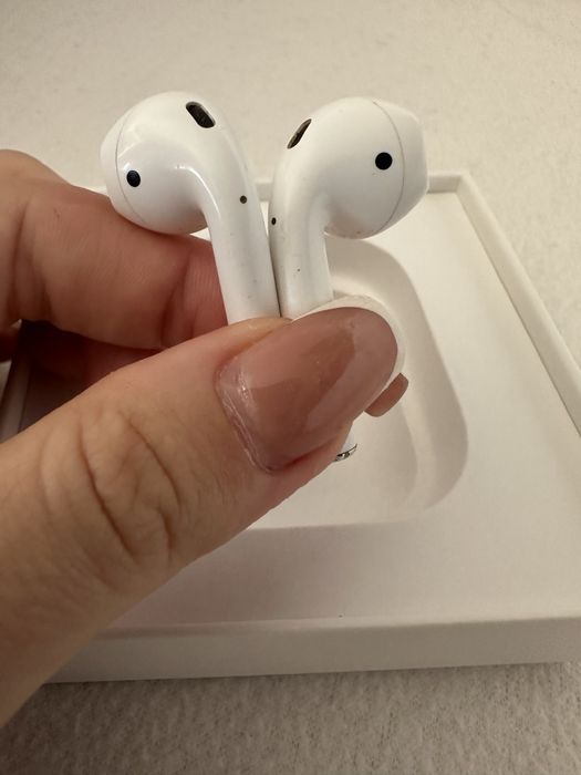 Apple Airpods  1 ( Do naprawy lub na części zamienne)