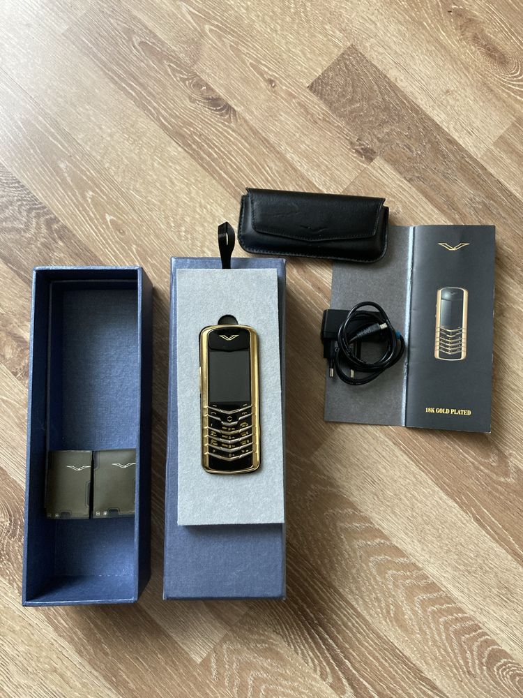 Продам “VERTU” V6699