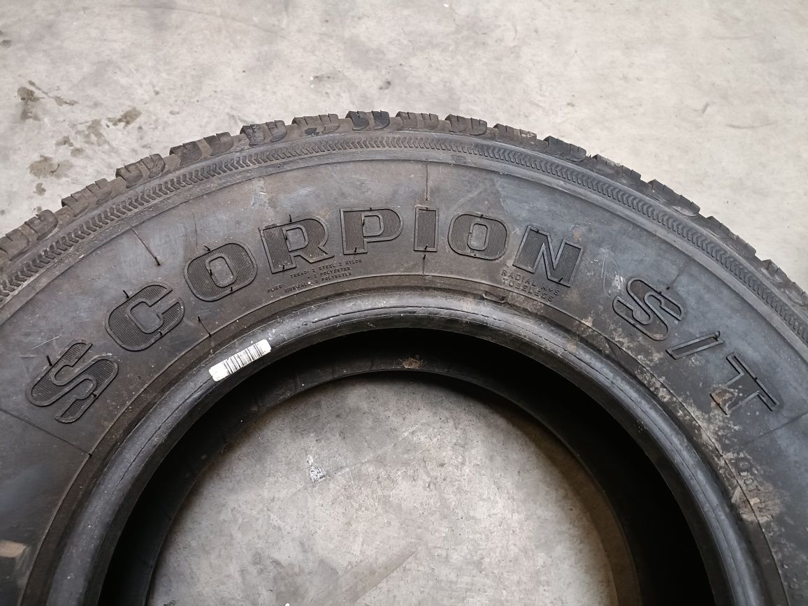 Opony całoroczne Pirelli Scorpion S/T 235/75R15 105S