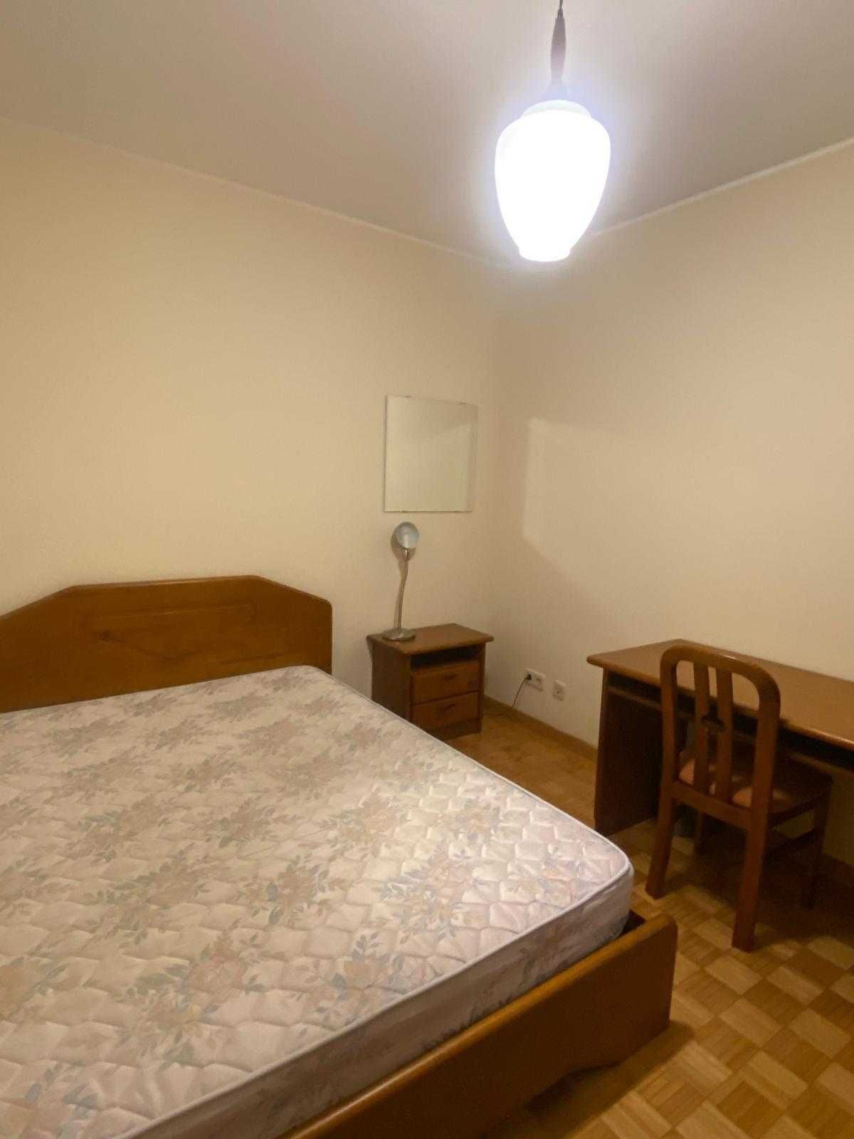 Quarto para alugar em frente ao Hospital São João