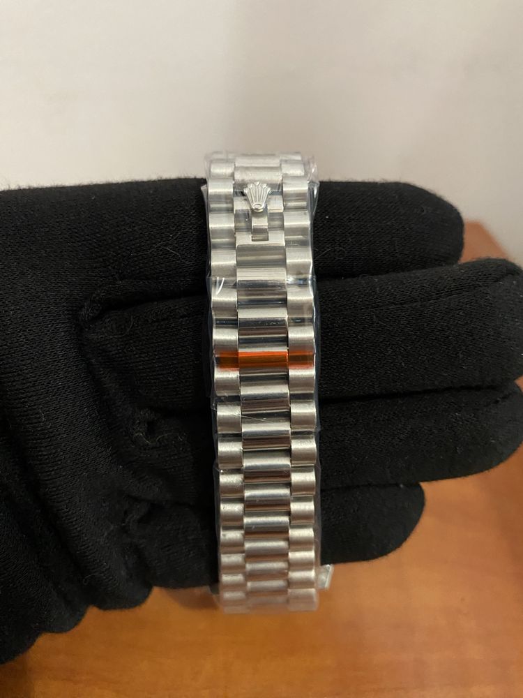 Rolex Day-Date 41mm Blue Dial Roman *NOVO*