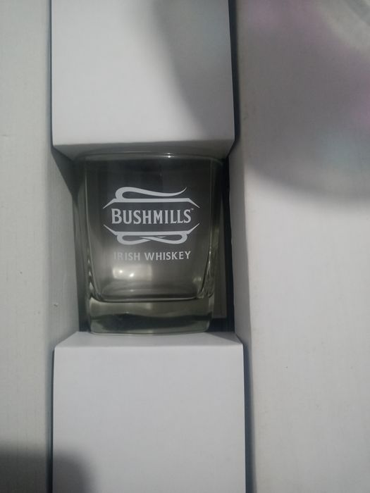 Copos Martin whisky Glenfiddich entre outros