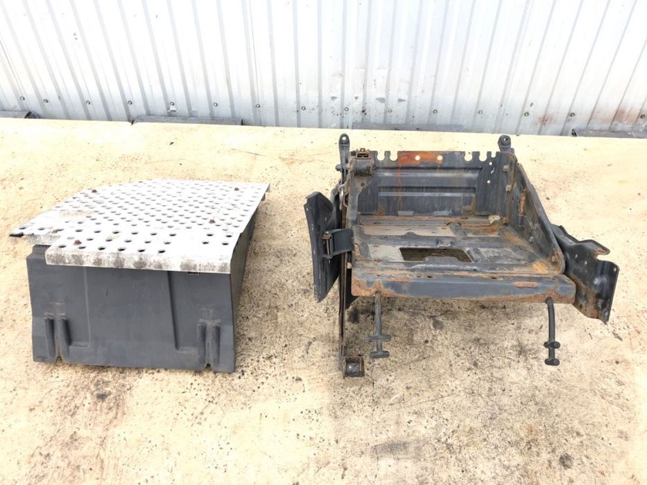 PODSTAWA AKUMULATORÓW - 907.00 PLN - SCANIA P,G,R,T - series 2003 - 2022 R 450