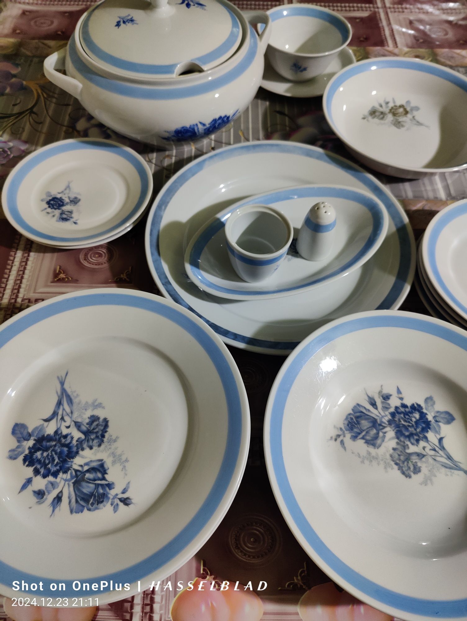 Продам столовый коллекционный сервиз FORTUNA EISENBERG фарфор из ГДР