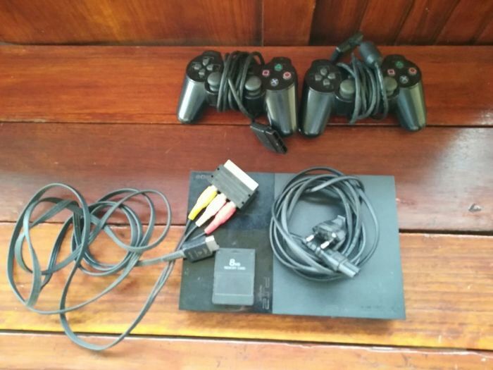 PlayStation 2 + acessórios