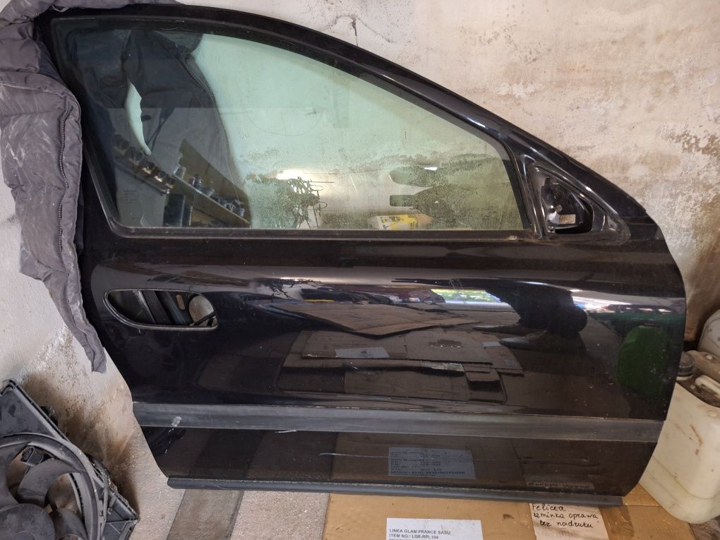 CZĘŚCI VOLVO V70/452-46/skrzynia drzwi zderzak lampa turbo półoś osłon