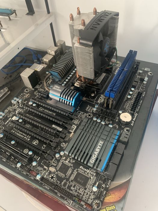 Материнская плата Gigabyte GA-990FXA-UD5 AM3