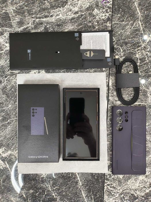 SAMSUNG GALAXY S24 ULTRA 12 GB RAM 512 GB ROM-jak nowy + Galaxy Buds 2