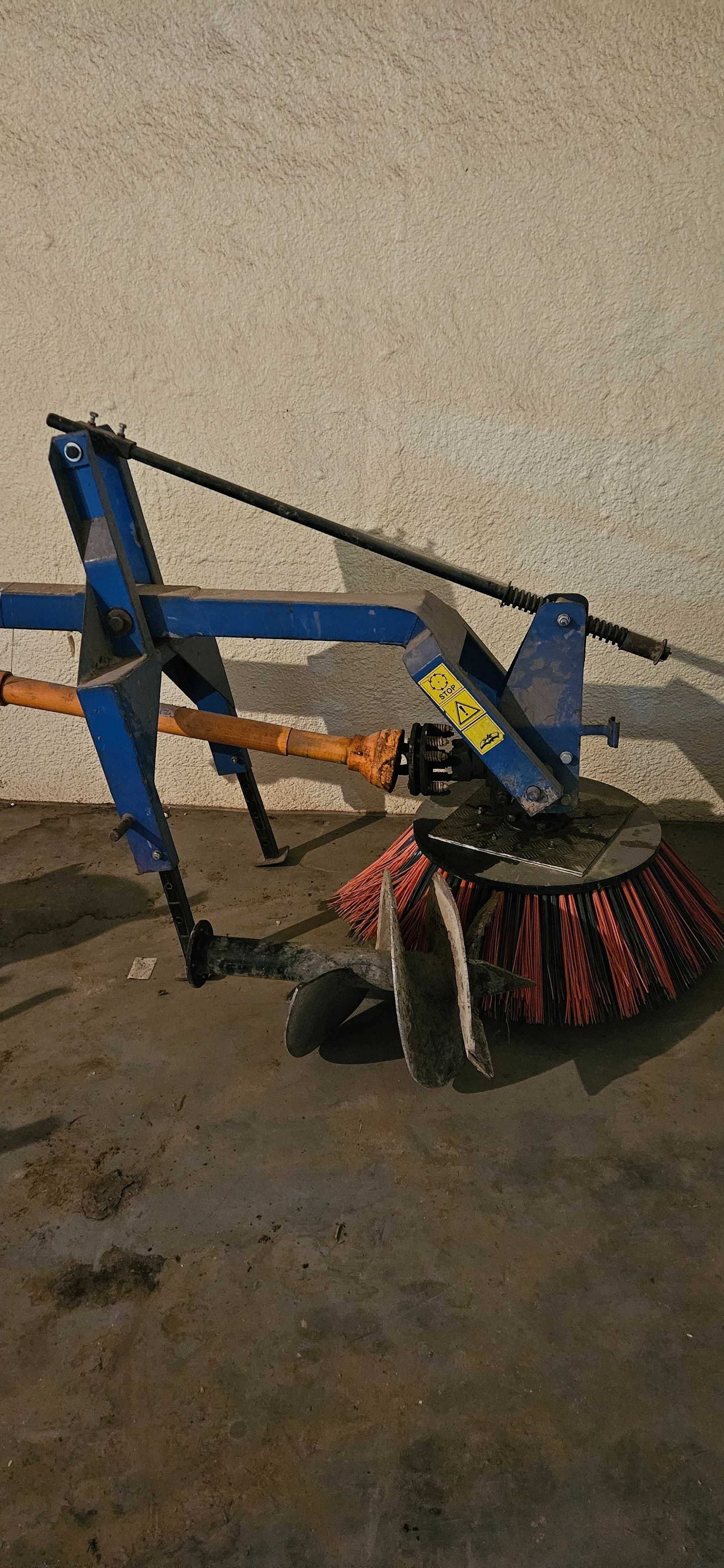 Zamatarka, szczotka do truskawek.
