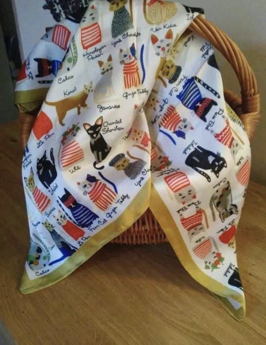 Nowa apaszka koty kocięta koty 70 x 70 jedwab
