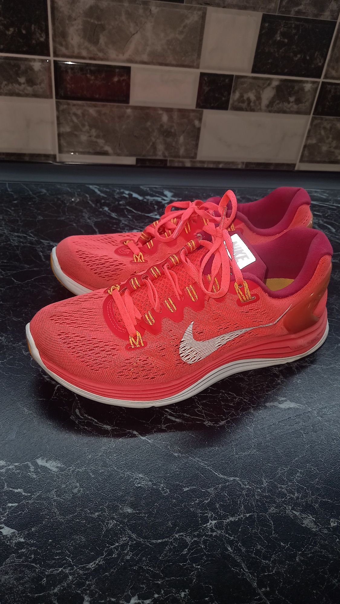 Кросівки Nike жіночі