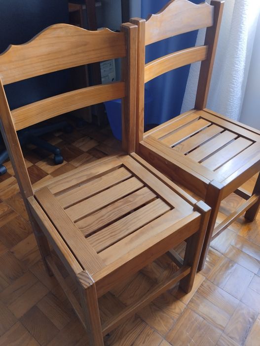 Cadeiras madeira pinho