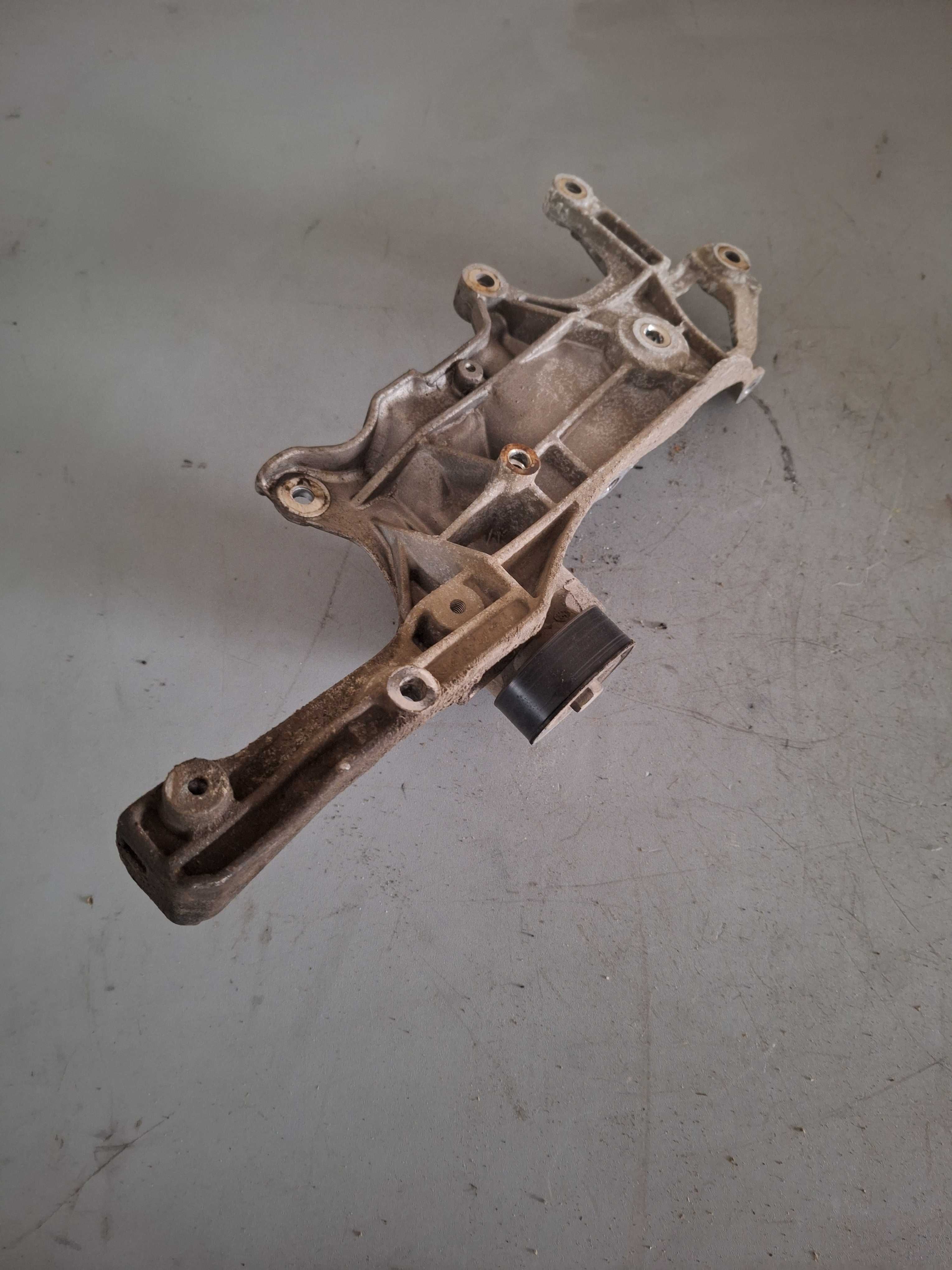 Łapa wspornik alternatora Expert Jumpy 2,0 HDI 10-16R