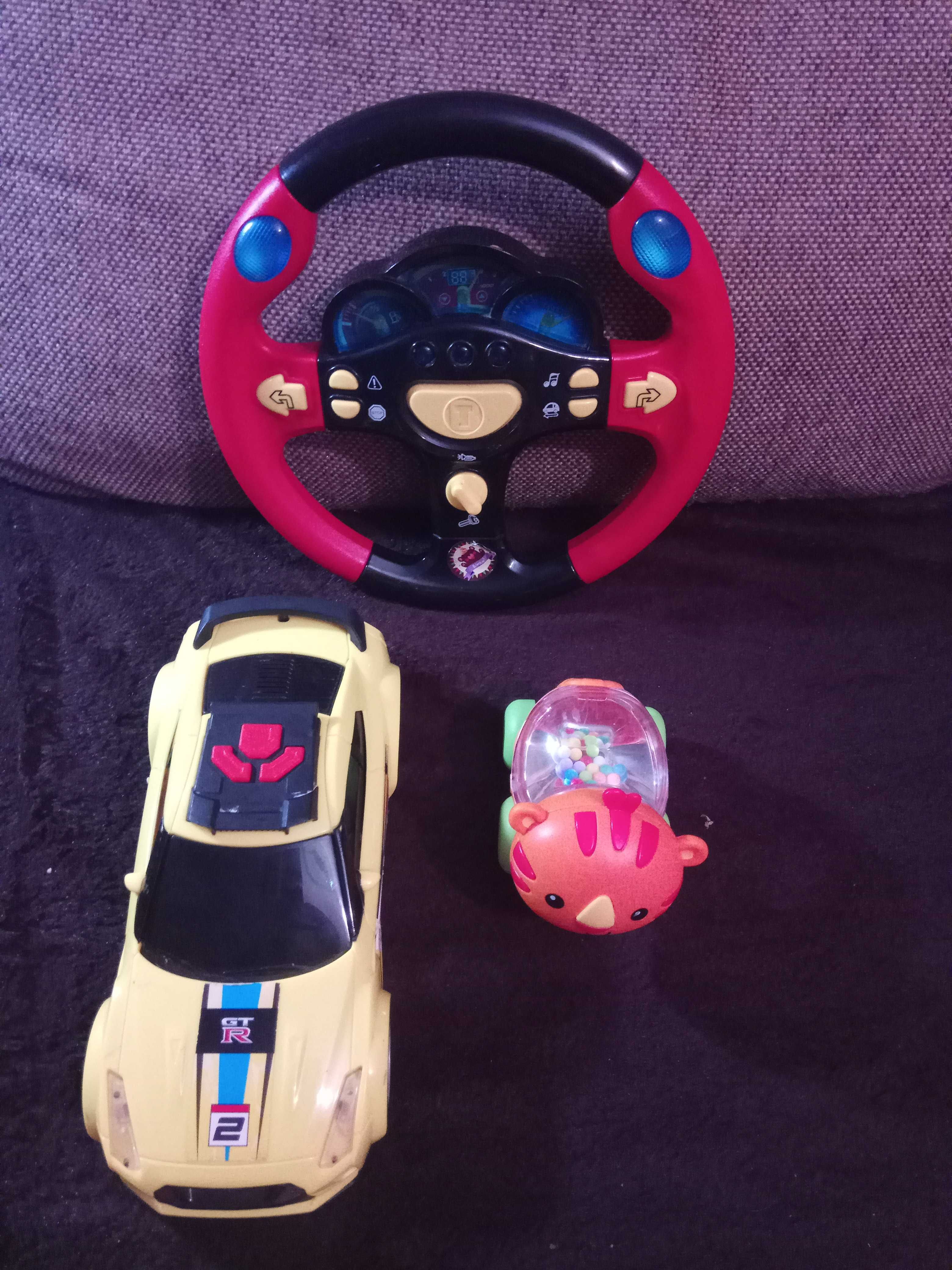 Интерактивный руль, машинка Nissan Dickei Toys и Кошка Fisher Price