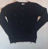 Czarny sweter S z serduszkami