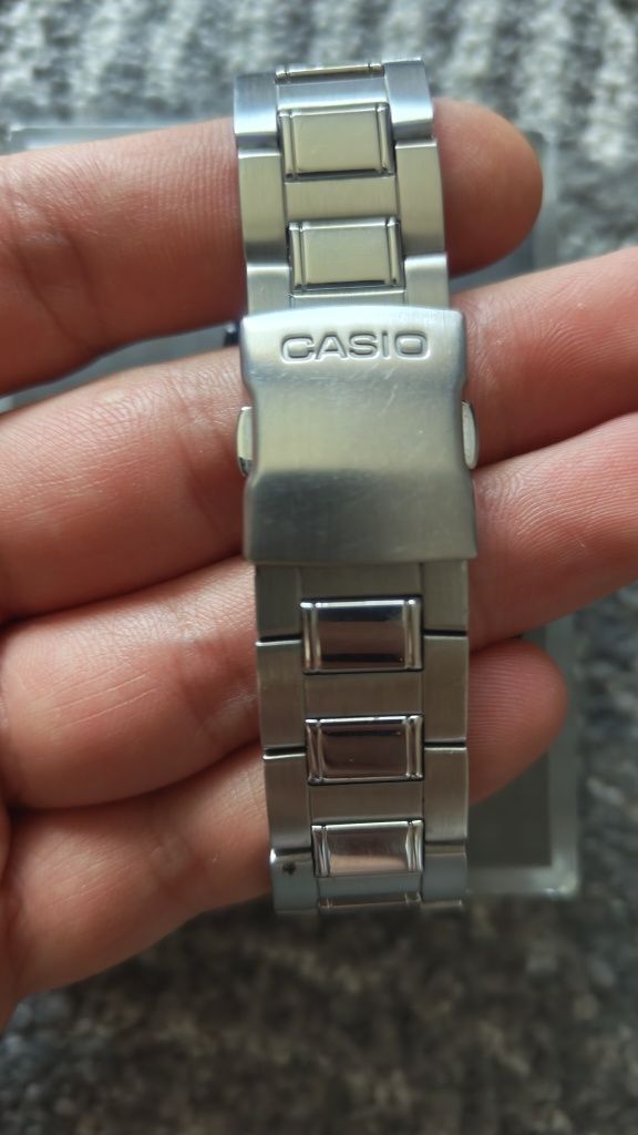 Zegarek CASIO 4396 AQ -164W illuminator