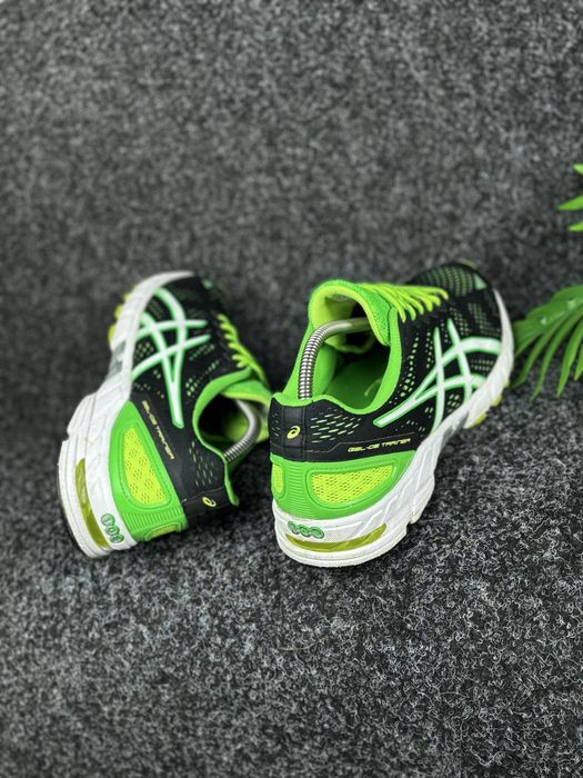 Asics кросівки розмір 44 28 см