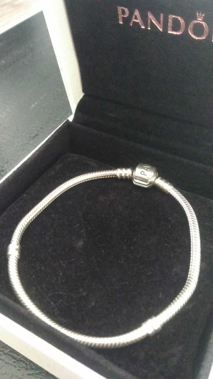 Pulseira de Corrente de Cobra Pandora c/ Encantos e Pendentes (NOVA)