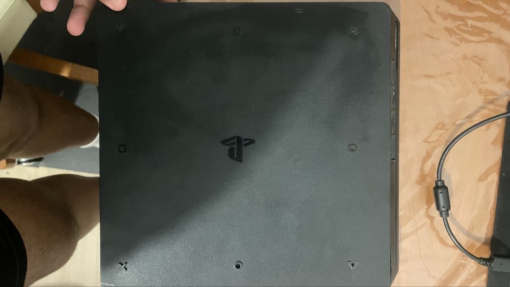 Play 4 500gb usada