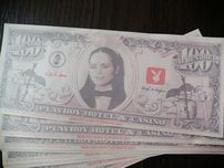 Playboy repliki banknotów z kasyna