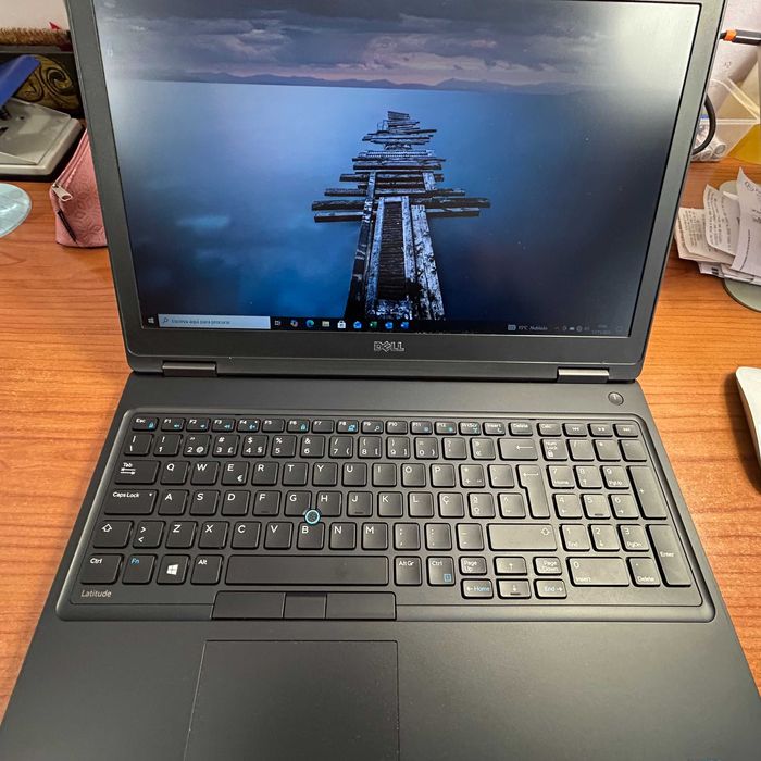 Portátil DELL Latitude 5580 i7 16GB 256GB