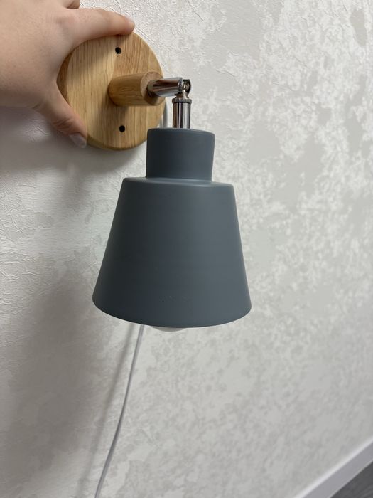 Бра. Настінний світильник сірого кольору