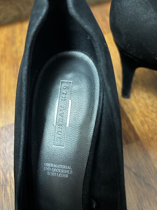 Туфлі на шпильці