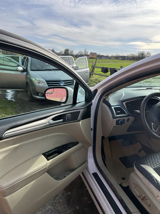 Продається авто Ford Fusion 2015 року