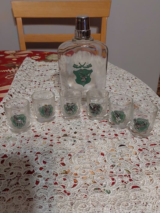 Zestaw kieliszków srebro z karafką