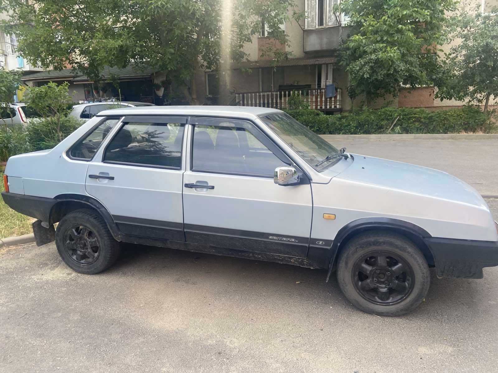 Lada samara. 21099