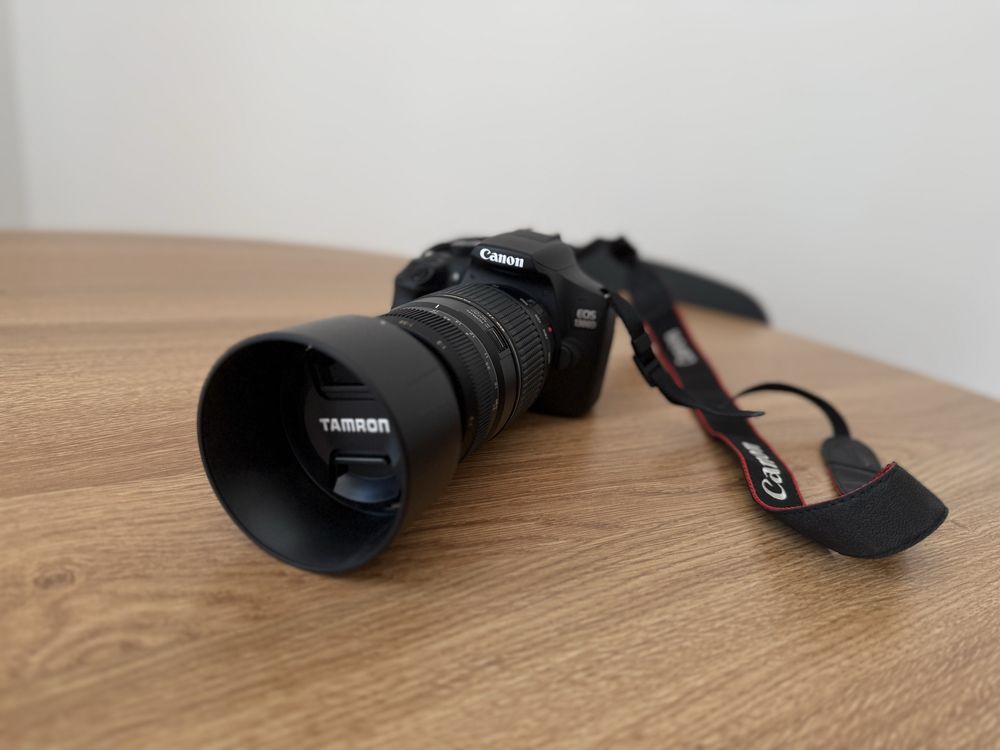 Lustrzanka Canon EOS 1300D z dwoma obiektywami w zestawie
