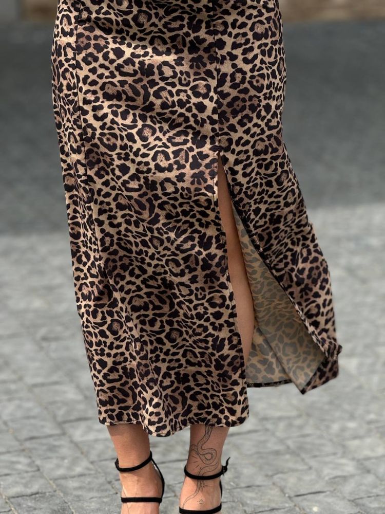 Леопардова тигрова юбка міді з розрізом