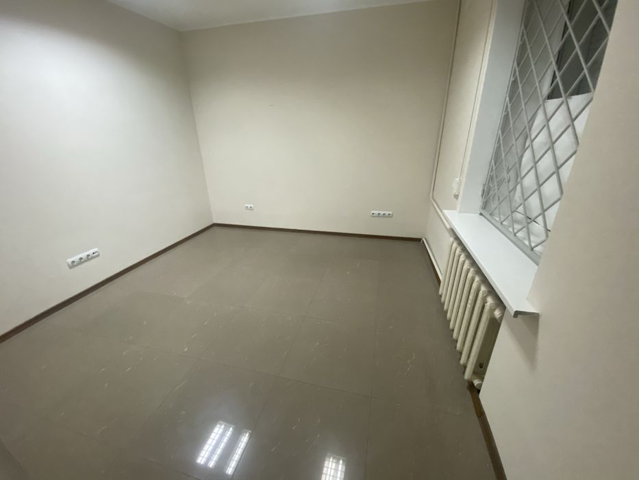 Продам нежитлове приміщення р-н ж/д