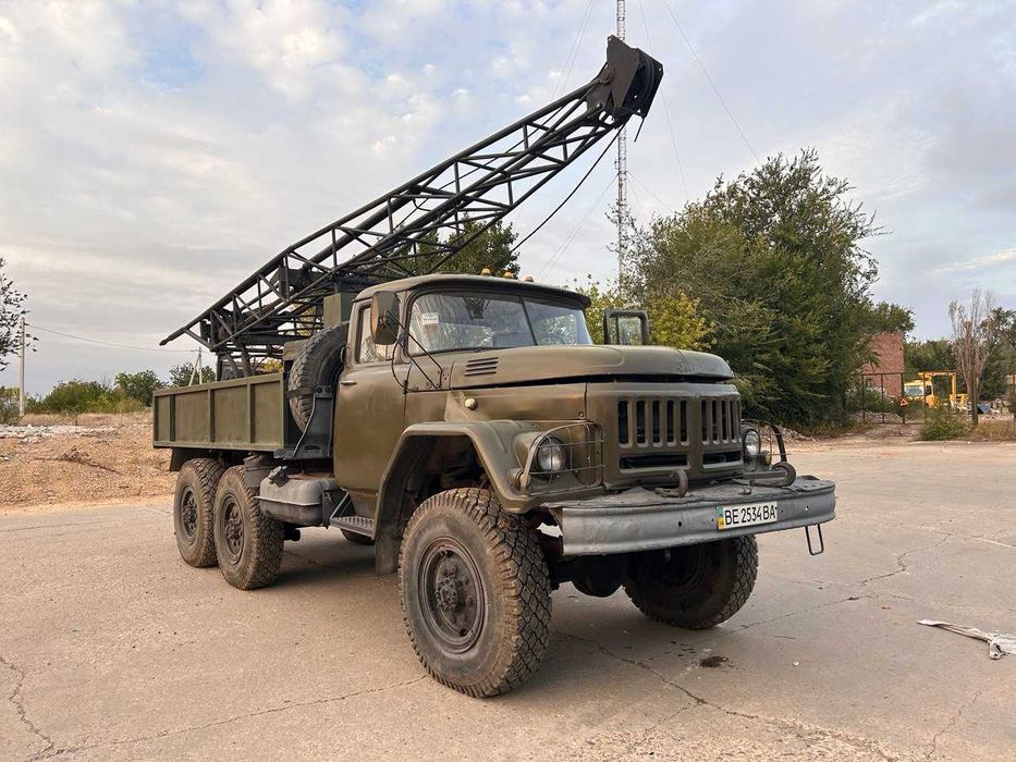 Бурова установка на базі ЗИЛ 131