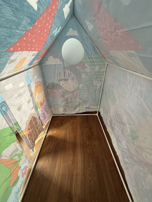 Zabawkowy namiot zamek