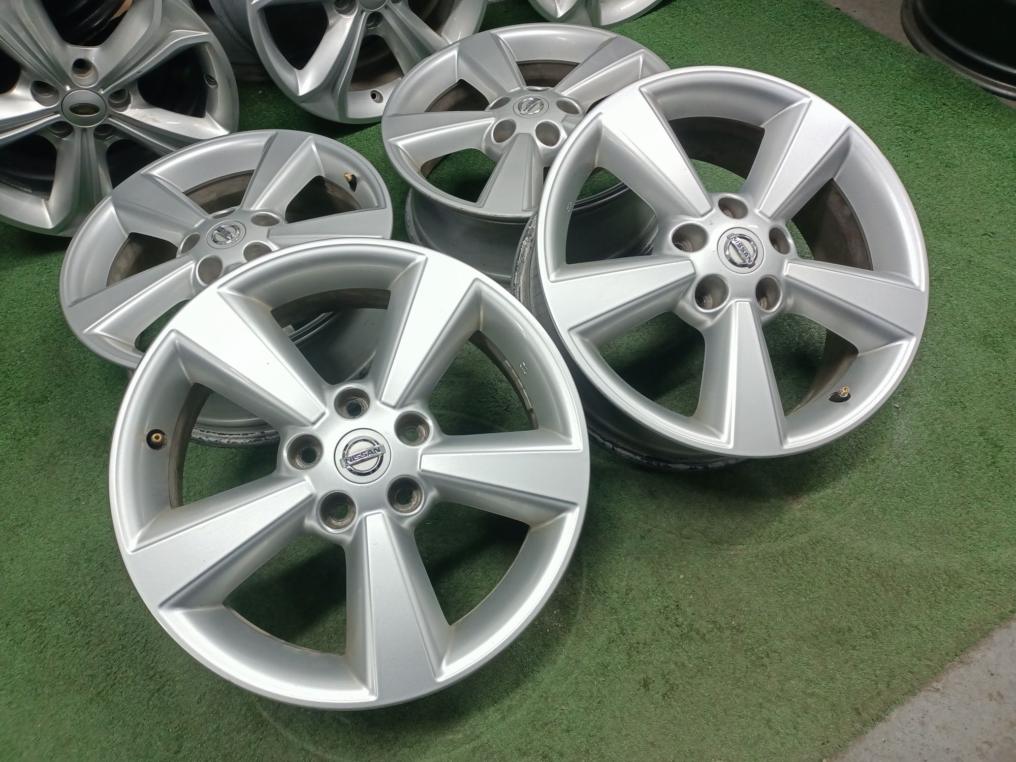 17 felgi 5x114,3 et40 Czujniki Nissan Juke Qashqai Pulsar Leaf Primera