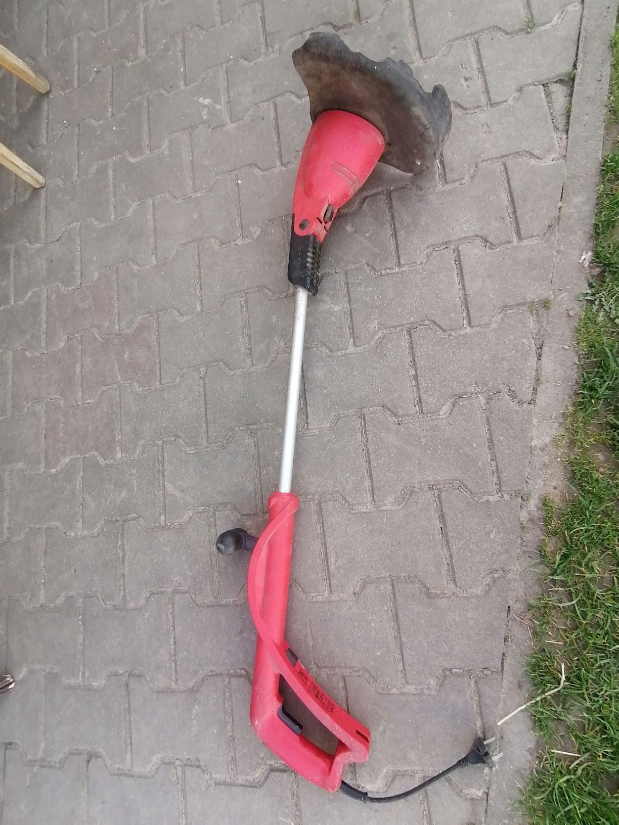 Podkaszarka elektryczna 800W