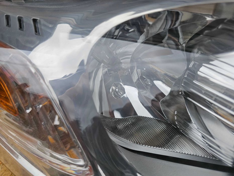 Lampa przednia prawa Ford Mondeo Mk4 lift xenon prawy przód ksenon EU