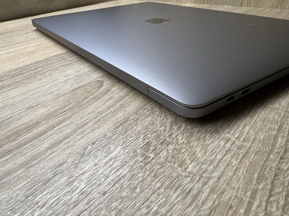 MacBook Pro 16' 2019 A2141 /i7 6-Core/16Gb RAM/512GB SSD/4Gb