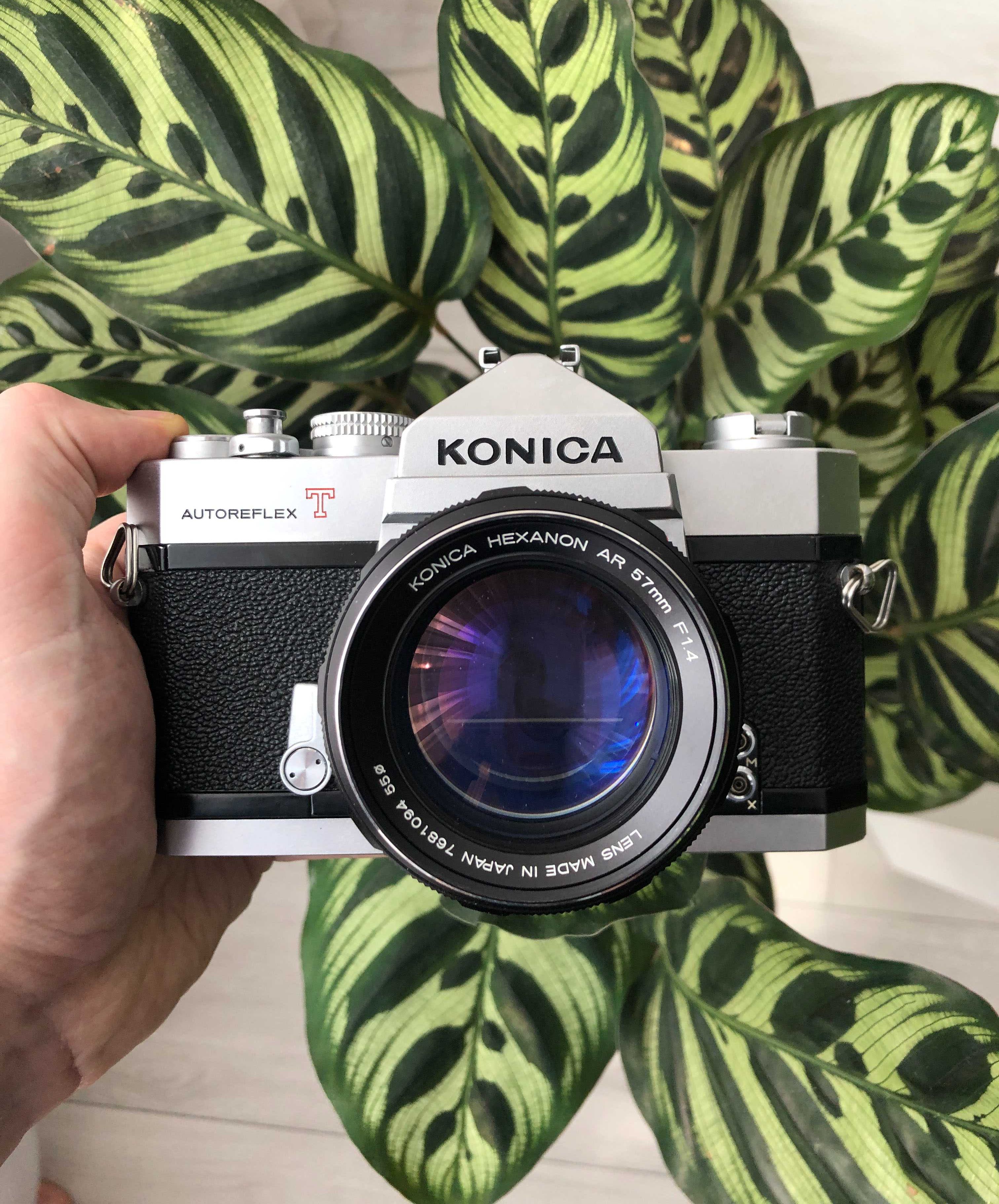 Фотокамера Konica Autoreflex T з Обєктивом Konica Hexanon 57mm f/1.4