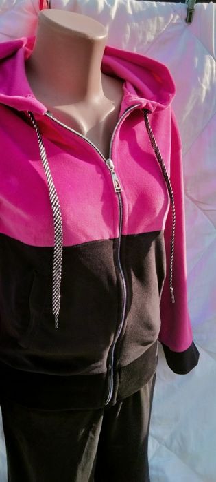 Спортивний костюм на дівчинку