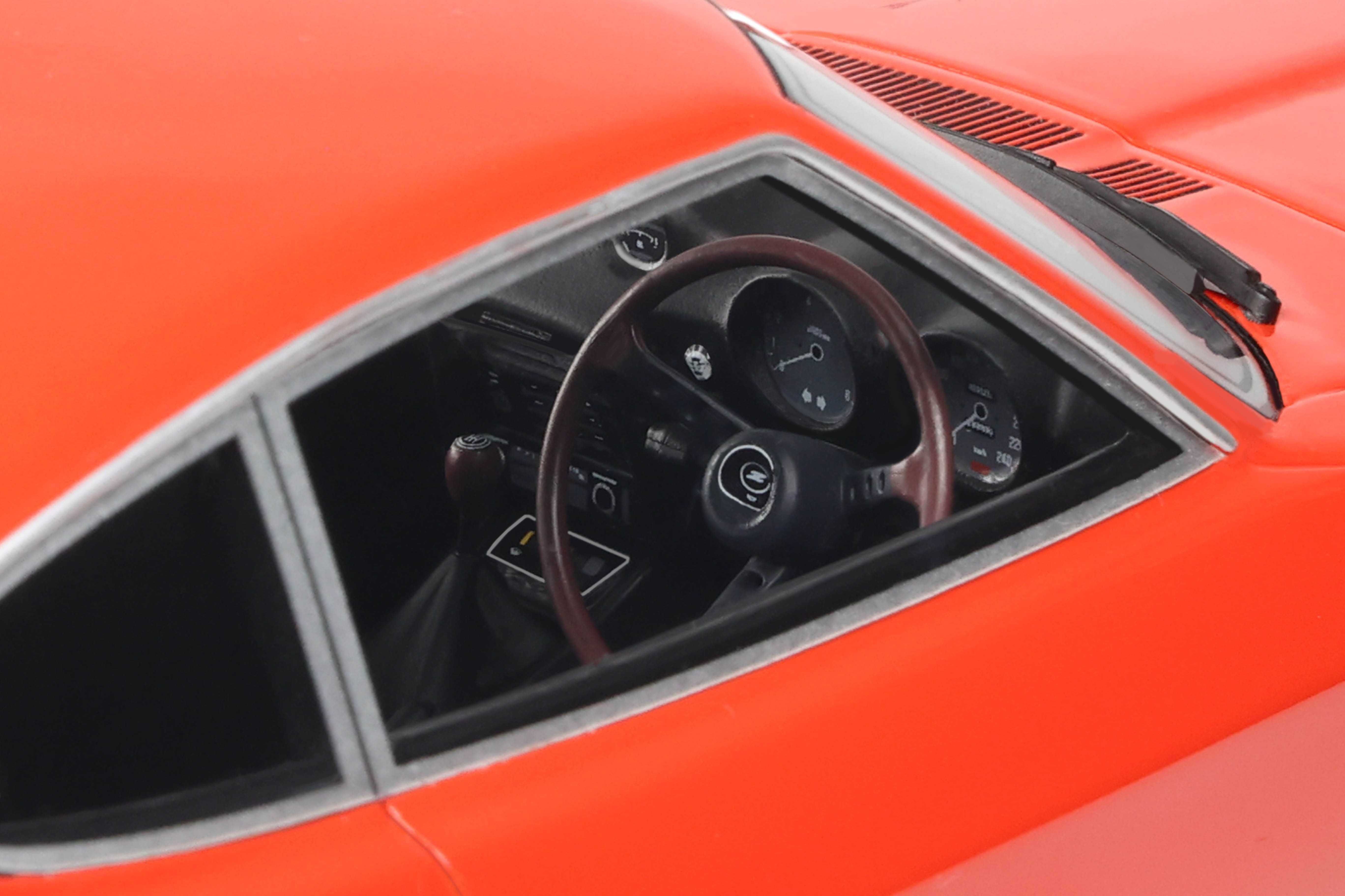 Model 1:18 Otto Nissan Fairlady 240 ZG red 1972 (OT457)