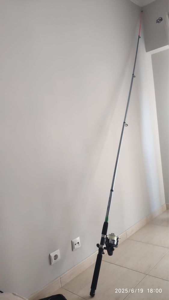 Cana de pesca alto mar, em fibra de vidro